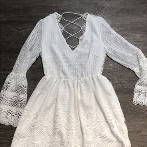 Two sisters label white lace dress